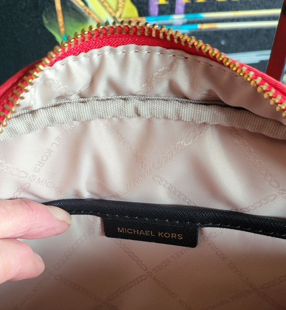 Michael Kors Red and Black Shoulder Bag - Picture 6 of 7